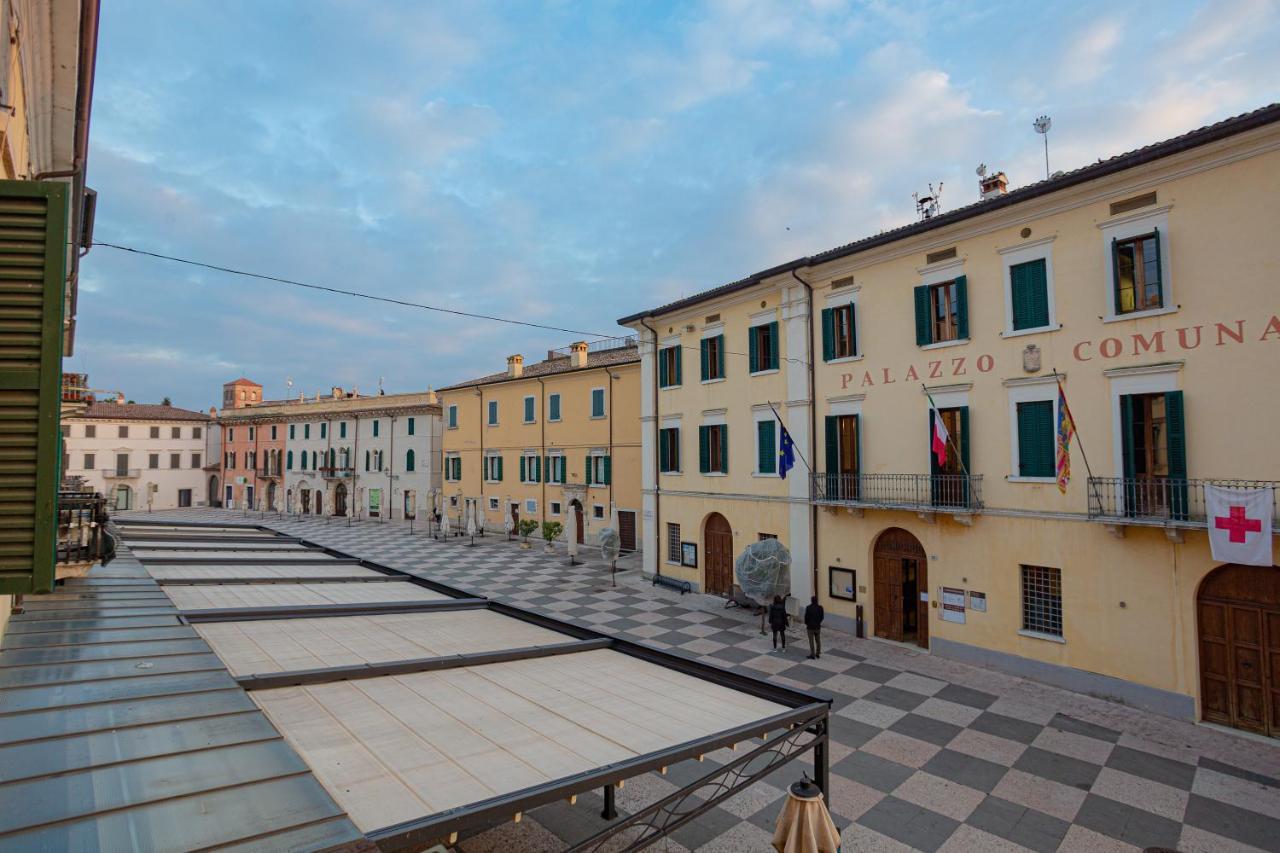 The Mansion Of Countess Rizzardi On Garda Lake Lazise Buitenkant foto